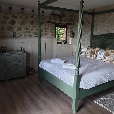 Bed and Breakfast La Maison Ronde Saint-Quentin-sur-Charente Экстерьер фото